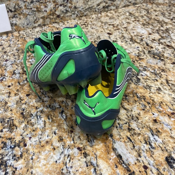 Men’s Puma Cleats - Picture 2 of 10